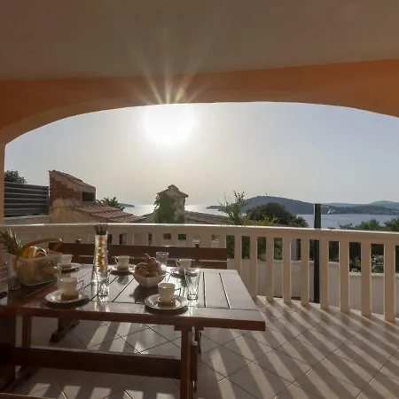 Holiday Vila Patria *